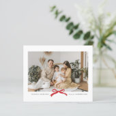 BUDGET Minimalistisch Red Bow Foto Ferienkarte (Stehend Vorderseite)