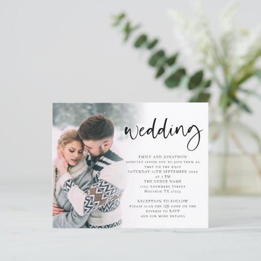 Budget Modernes Script Foto QR Code Hochzeit Einla (Stehend Vorderseite)