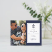 Budget Nautical Navy Blue Foto Hochzeit Einladung (Stehend Vorderseite)