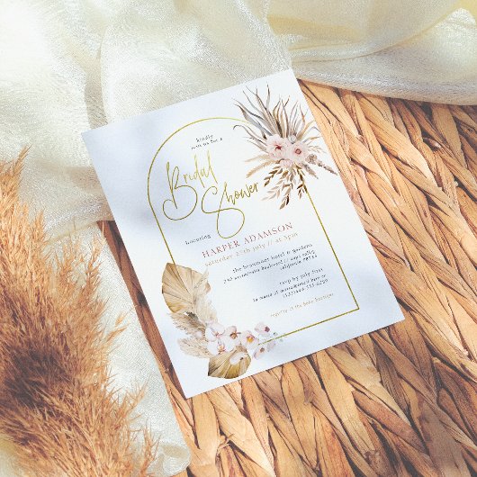 Budget Pampas Grass & Gold Arch Boho Brautparty
