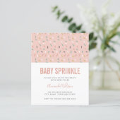 Budget Pink Girl Baby Sprinkle Muster Einladung (Stehend Vorderseite)