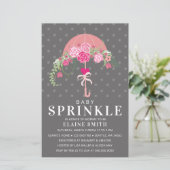 Budget Pink Umbrella Girl Baby Dusche Einladung (Stehend Vorderseite)