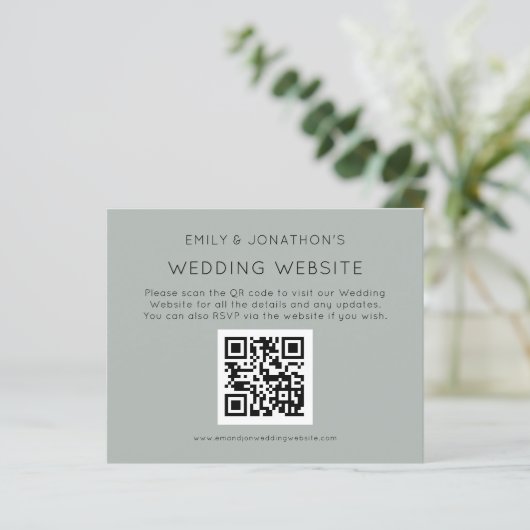 Budget QR Code Wedding Website Silvery Sage Encl (Stehend Vorderseite)