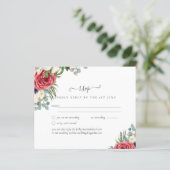 Budget Red White Blue Floral Wedding RSVP (Stehend Vorderseite)