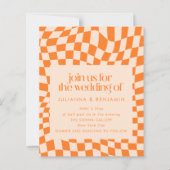 Budget Retro Orange Karo Hochzeits-QR-Code-Einladu (Vorderseite)