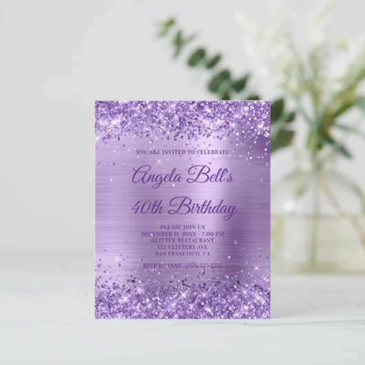 Budget Royal Lila Glittery Foil Einladung (Stehend Vorderseite)