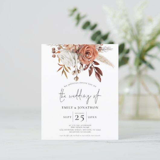 Budget Rustic Terracotta Florals QR Wedite Einladu (Stehend Vorderseite)