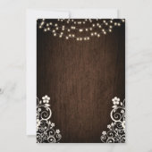 Budget Rustic Woodsy Lights Lace Wood Wedding Einladung (Rückseite)