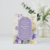 Budget Rustikale Lila Blumentaufen Einladung (Stehend Vorderseite)