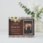 Budget Rustikales Sonnenblumen & Foto Save the Dat (Stehend Vorderseite)