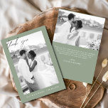 Budget Sage Green Wedding Vielen Dank Karten<br><div class="desc">Feiern Sie Liebe und Dankbarkeit mit unseren Budget Wedding Dankeschön Cards, die Ihre minimalistische Hochzeitsfeier ergänzen. Diese Karten verfügen über ein personalisiertes Foto auf der Vorder- und Rückseite, das die gepflegten Momente Ihres besonderen Tages einfängt. Die elegante, handgeschriebene, kursive Schriftzeichen-Typografie verleiht eine Touch moderner Eleganz, die Ihren Empfängern einen bleibenden...</div>