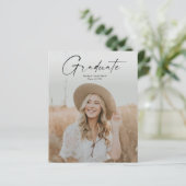 Budget Script Graduate Foto Abschluss Einladung (Stehend Vorderseite)