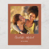 Budget Script Terracotta Foto Hochzeit Einladung (Rückseite)