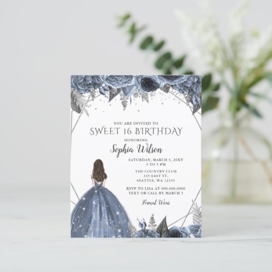 Budget Silver Dusty Blue Dress Sweet 16 Einladung (Stehend Vorderseite)