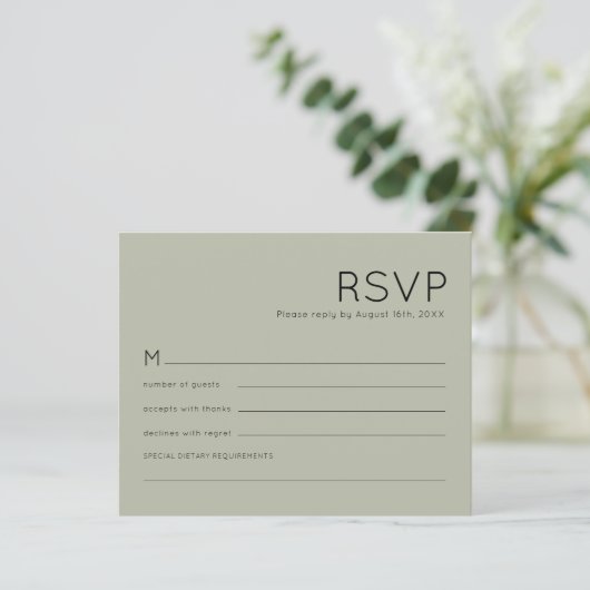 Budget Simple Soft Sage Green Wedding RSVP (Stehend Vorderseite)