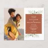 Budget Terracotta Grüne Fotos Hochzeit Einladung (Vorderseite)