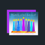 Budget Turquoise Hanukkah Candles Peace Liebe Card<br><div class="desc">"Frieden, Liebe und Licht." Eine spielerische, moderne, künstlerische Abbildung von Boho Musterkerzen in einer Menorah hilft Ihnen, den Urlaub von Hanukkah zu beginnen. Die blauen Kerzen mit farbigen Imitat-Folienmustern überlagern einen türkisfarbenen Farbverlauf zu weißem, strukturiertem Hintergrund. Imitate heiß rosa lila Diamantfolien auf einem blauen Hintergrund für die Rückseite. Fühlen Sie...</div>