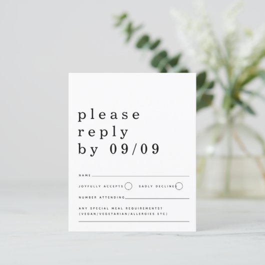 Budget Typografy Schwarz-weiß Wedding RSVP (Stehend Vorderseite)
