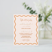Budget Wavy Terracotta Foto Hochzeit Einladung (Stehend Vorderseite)