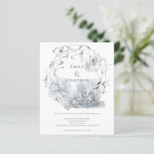 Budget Winter Foliage Berries Hochzeitseinladung (Stehend Vorderseite)