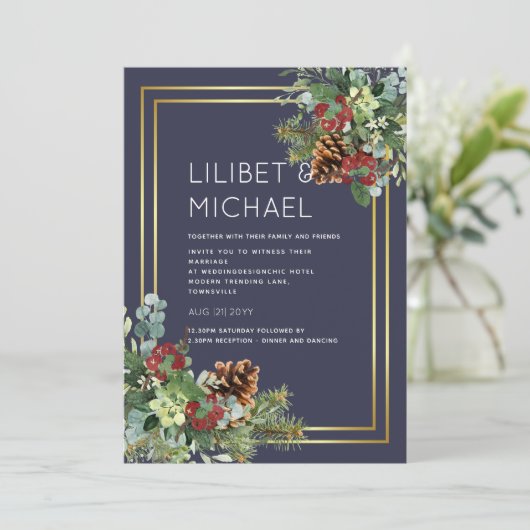 BUDGET Winter Red Berries Pine Cones Wedding Einladung (Stehend Vorderseite)