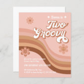 Budget Zwei Groovy Retro Daisy Birthday Einladung (Vorne/Hinten)