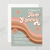 Budget Zwei Groovy Retro Daisy Sage Pink Einladung (Vorne/Hinten)