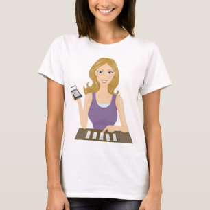Budgetierende Frau mit Taschenrechner Persönliche  T-Shirt
