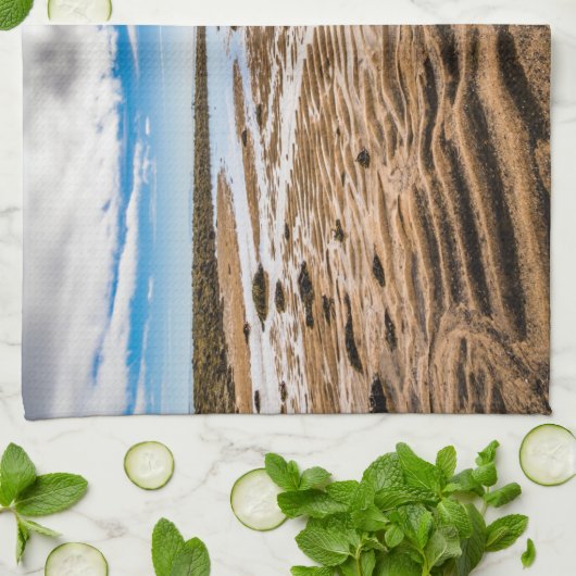 Budir Beach, Island Geschirrtuch (Gefaltet)