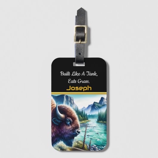 Buffalo am Fluss Calm in den Bergen Gepäckanhänger (Vorderseite Vertikal)