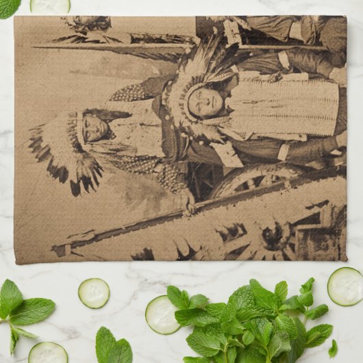 Buffalo Billwilde Westshow-Sioux-Leiter 1895 Geschirrtuch (Gefaltet)