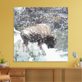 Buffalo im Schneesturm überwundene Leinwand Print (Insitu (Wohnzimmer))
