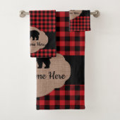 Buffalo Kariert Red and Black Cabin Bear Monogramm Badhandtuch Set (Insitu)