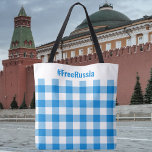 Buffalo Karo-freiRussland-Englisch Tasche<br><div class="desc">Buffalo Karo in Weiß und Blau wie die Fahne der russischen Opposition. Der Text ist optional und kann auf Wunsch auch geändert werden. Dieser populäre Hashtag wird in den sozialen Medien für diejenigen verwendet, die sich der Diktatur und dem Krieg widersetzen. Russisch ist auch verfügbar. Mehr Artikel für ein "Free...</div>