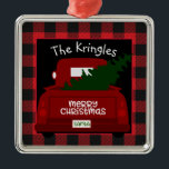 Buffalo Karo Vintag Truck Personalisiert Ornament Aus Metall<br><div class="desc">Deck deine Hallen mit Büffel-Karos! Dieses personalisierte Weihnachtsschmuck mit einem Vintagen, roten LKW frisch aus der Weihnachtsbaumfarm! Das Ornament hat einen trendigen schwarz-roten Büffel-Karo. Der Abholwagen hat die Worte Frohe Weihnachten auf der Hecktür und die endgültige Touch ist Ihr Name, um den Schmuck wirklich einzigartig zu machen. Teil einer Sammlung....</div>