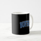 Buffalo New York Varsity Style Blue Text Kaffeetasse (VorderseiteRechts)