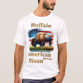 Buffalo Stehend auf Grasfeld mit amerikanischer Fl T-Shirt (Vorderseite)