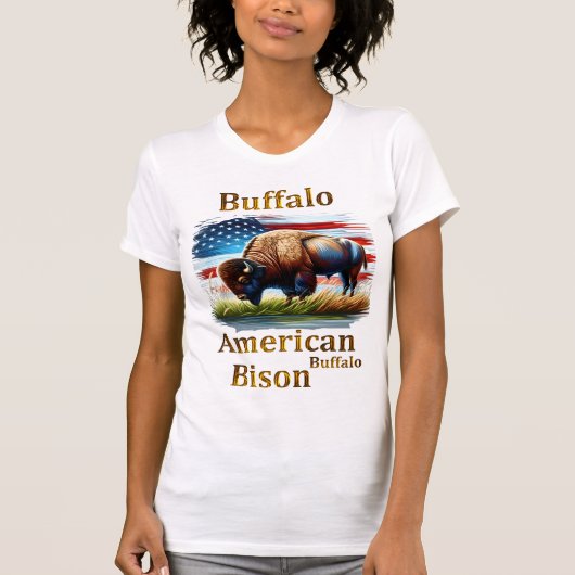 Buffalo Stehend auf Grasfeld mit amerikanischer Fl T-Shirt (Vorderseite)