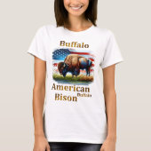 Buffalo Stehend auf Grasfeld mit amerikanischer Fl T-Shirt (Vorderseite)