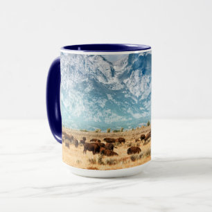 Buffalo Unterhalb des Grand Teton Mountains Tasse