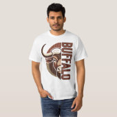 Büffel-Illustration mit Tippfehler-Tee-Design T-Shirt (Vorne ganz)