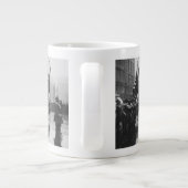 "Büffel-" Soldaten, die Farben - 1919 Jumbo-Tasse (Rückseite)