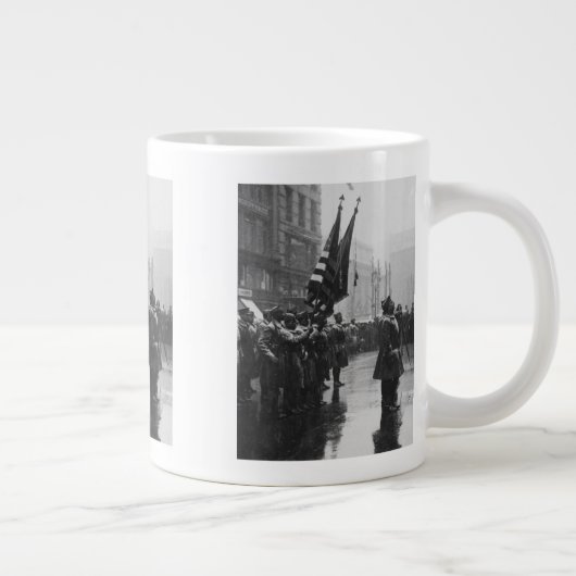 "Büffel-" Soldaten, die Farben - 1919 Jumbo-Tasse (Rechts)