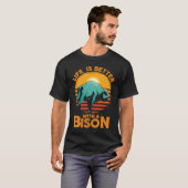Büffelflüsterer Fluffige Kuh mit einem Bison T-Shirt (Vorne ganz)
