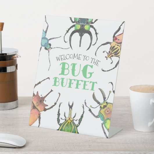 Bug Buffet Party Food Table Oben Sockelschild (In SItu)