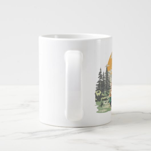 Bug-Out Boss Camper Van Adventure in den Bergen Jumbo-Tasse (Rückseite)