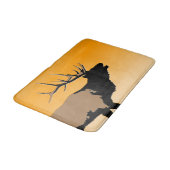 Bugling Bull Elch bei Sunset Original Wildlife Art Badematte (Schrägansicht)