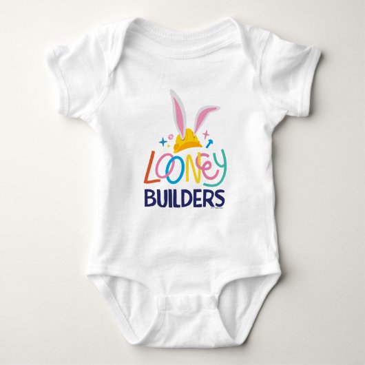 BUGS BUNNY BUILDERS™| Gestapelte Hard-Hat-Logos Baby Strampler (Vorderseite)
