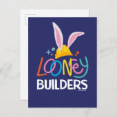 BUGS BUNNY BUILDERS™| Gestapelte Hard-Hat-Logos Postkarte (Vorne/Hinten)