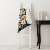 BUGS BUNNY™ Floral Embroidery Graphic Sherpadecke (Beispiel)